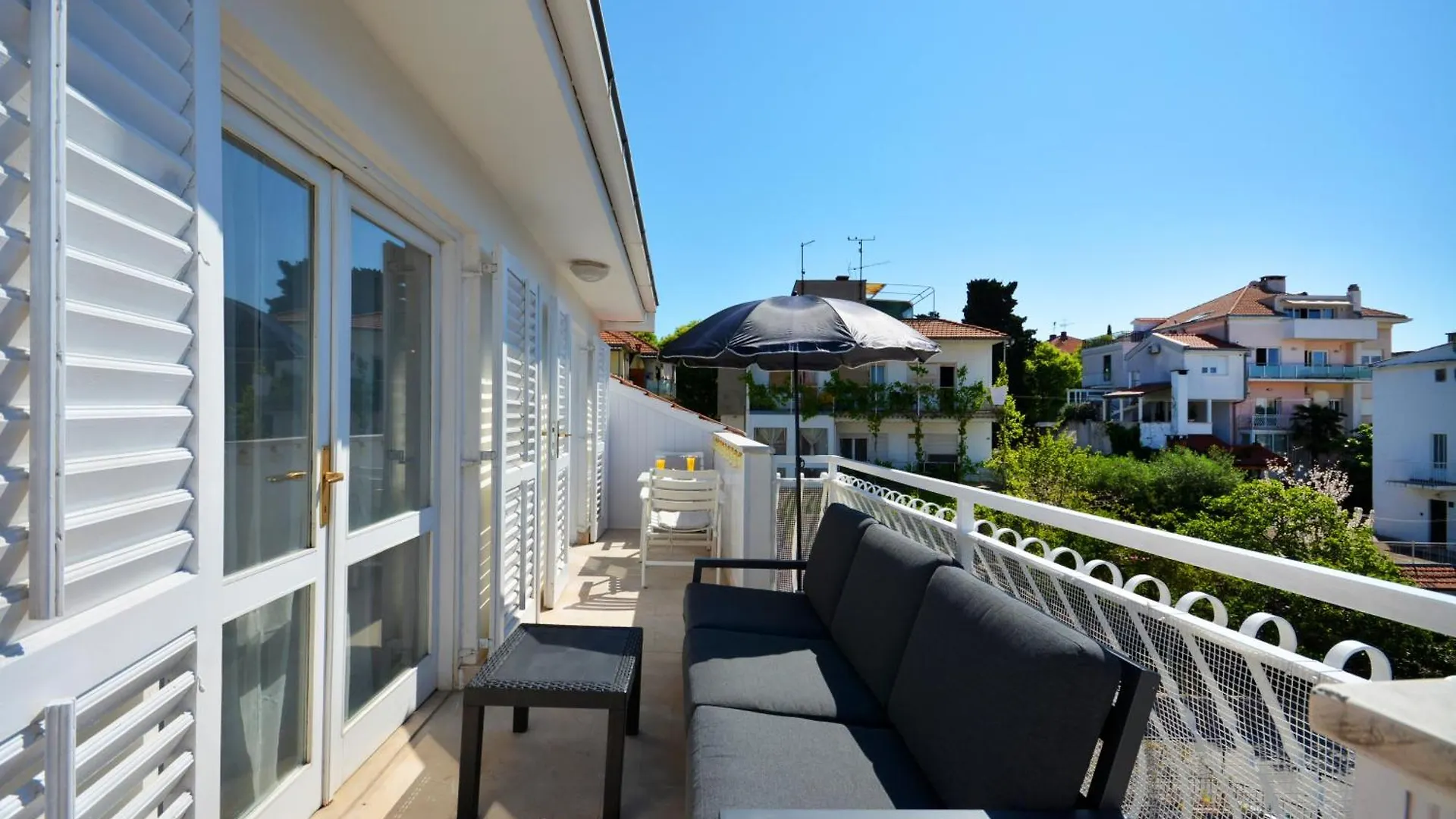 Apartment Bacvice Near The Beach Split