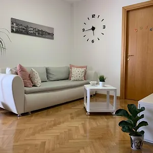 Duje Apartment