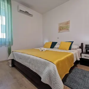 Klara Apartment