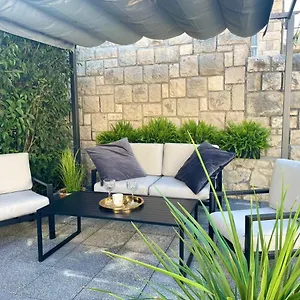 Lux Garden Luxury Apartment