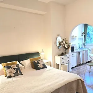 Suzy Apartment