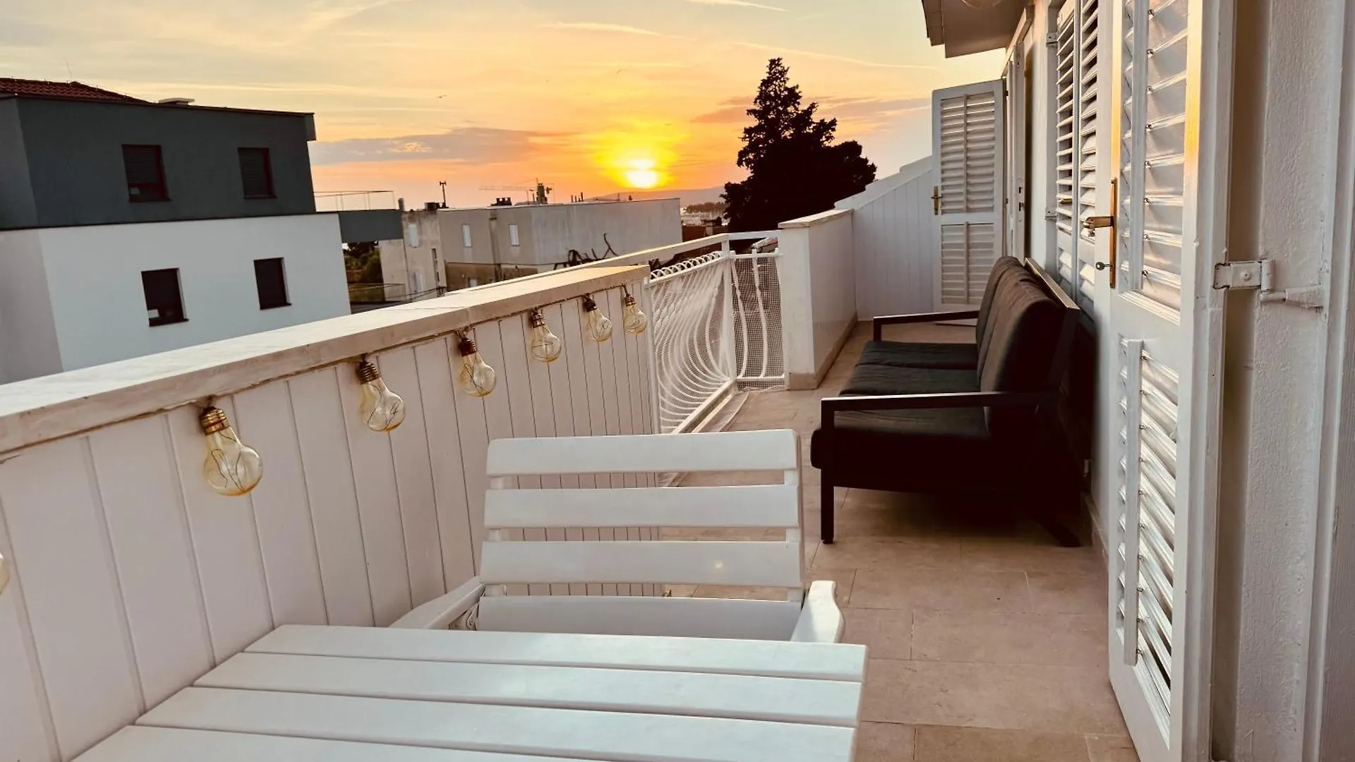 Apartment Bacvice Near The Beach Split
